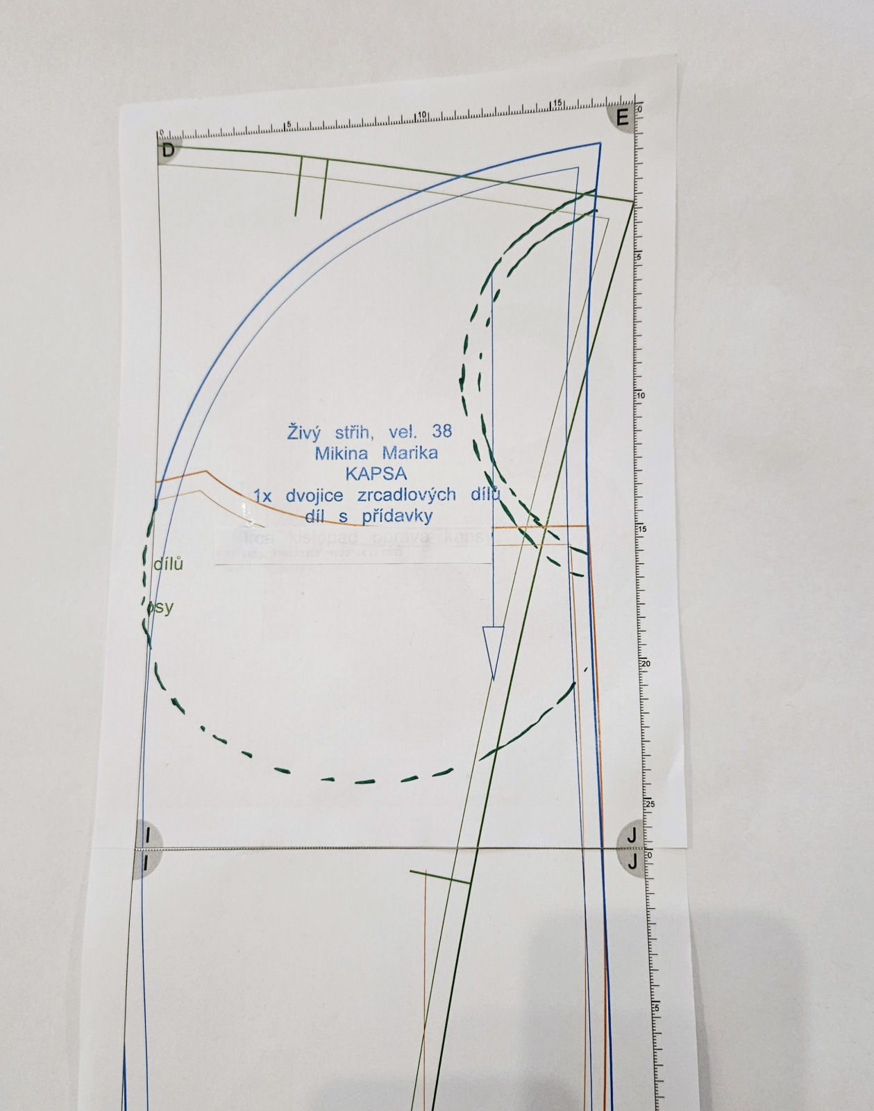 Návod - Kapsa ve švu s podsádkou pro mikino-šaty Marika