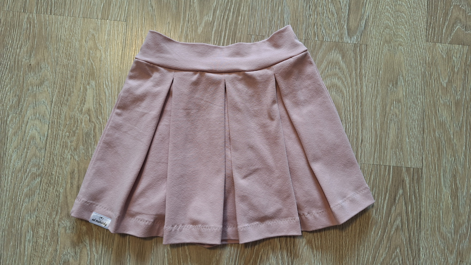 Sukňokraťasy Nicol